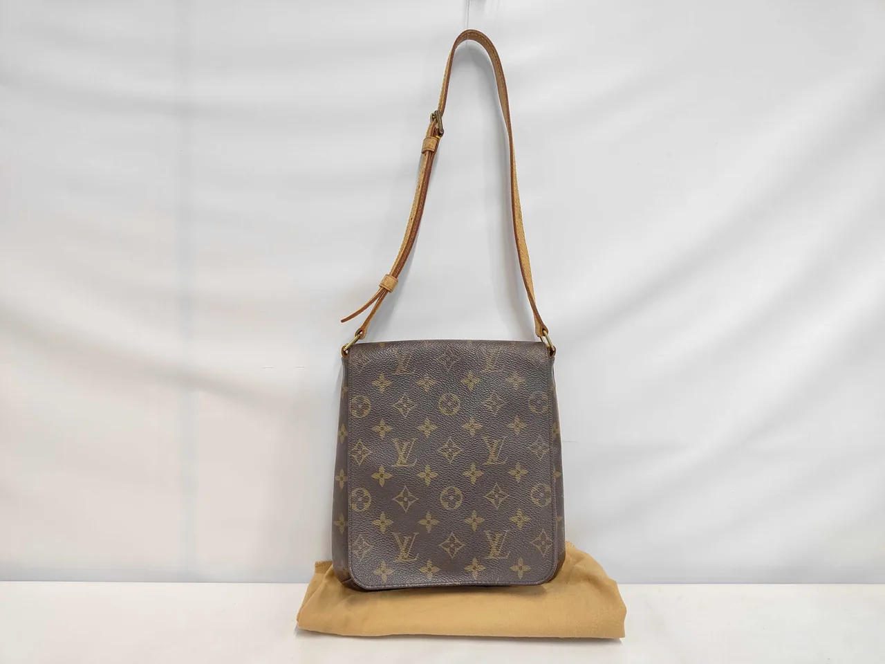 路易威登 路易威登字母组合 Musette 萨尔萨单肩包
