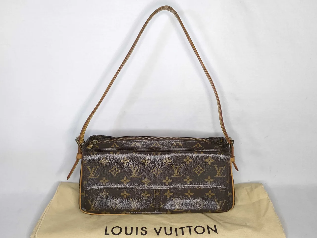 路易威登字母组合 Vuitton 字母组合 Vivacite MM M51164 DU0044 棕色单肩包