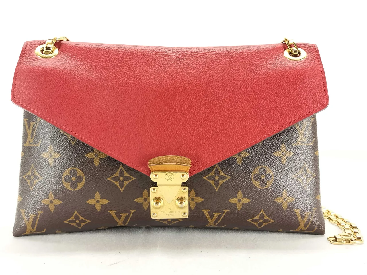 路易威登字母组合 Vuitton 字母组合 x 皮革护盾链条 M41201 MI4154 棕色 x 红色单肩包