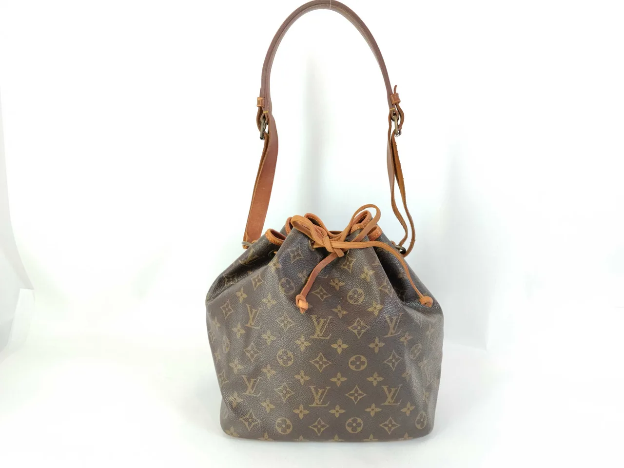 路易威登字母组合 LV 字母组合 Petit Noé 单肩包 M42226 单肩包