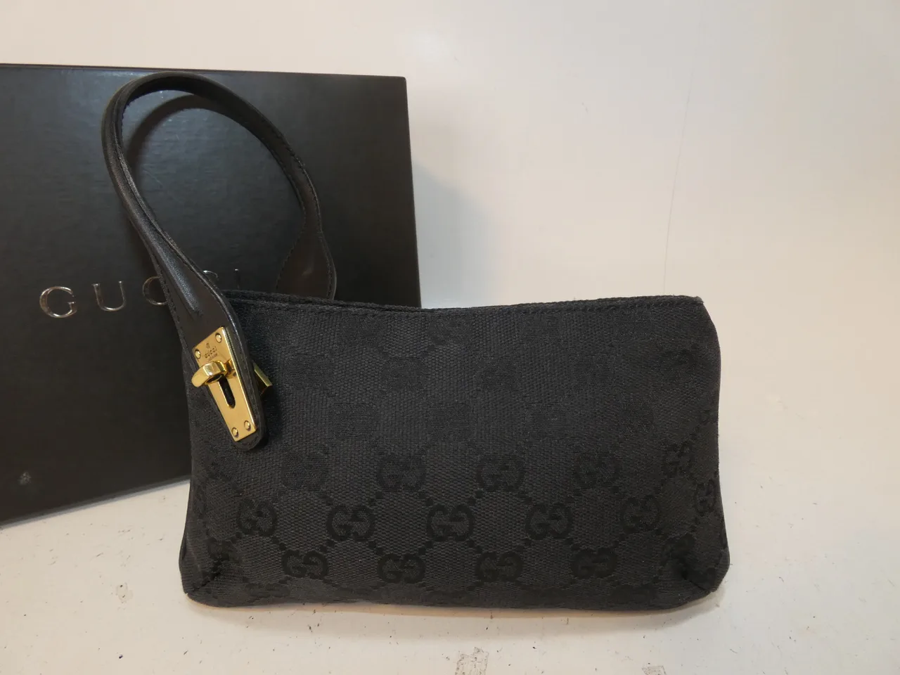 GUCCI GG 帆布黑色转锁袋
