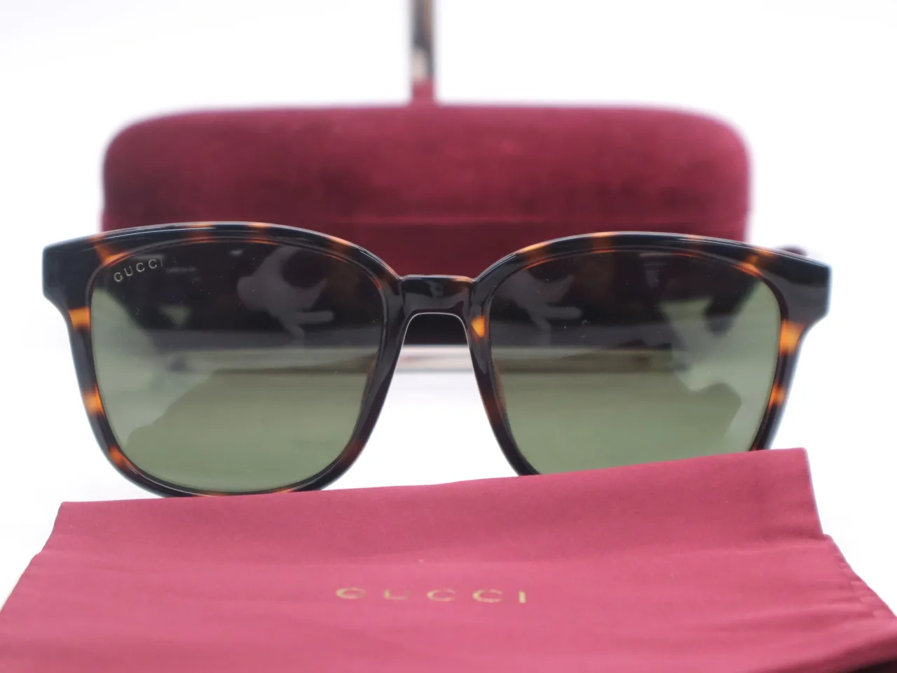 ◆ GUCCI 塑料互锁G玳瑁图案，带储物袋和盒子 太阳镜和眼镜