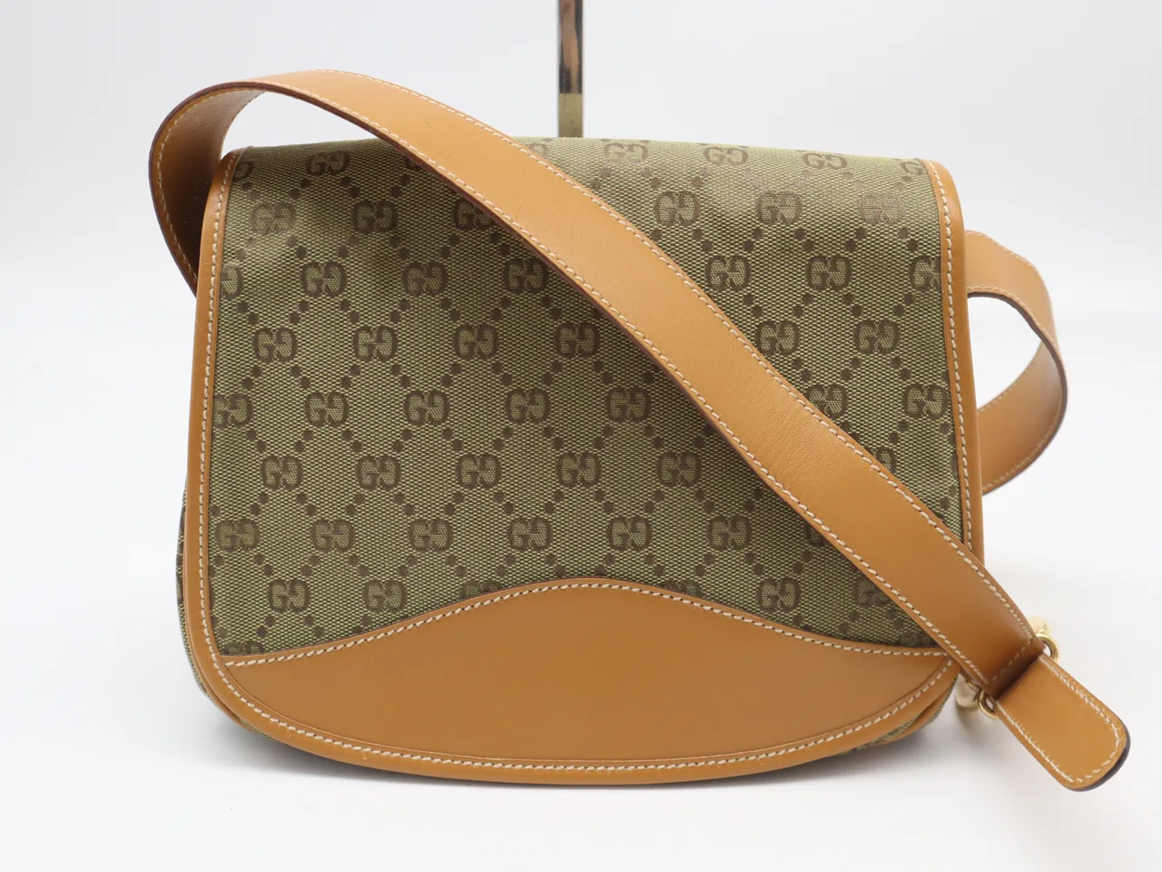 GUCCI GG 帆布单肩包