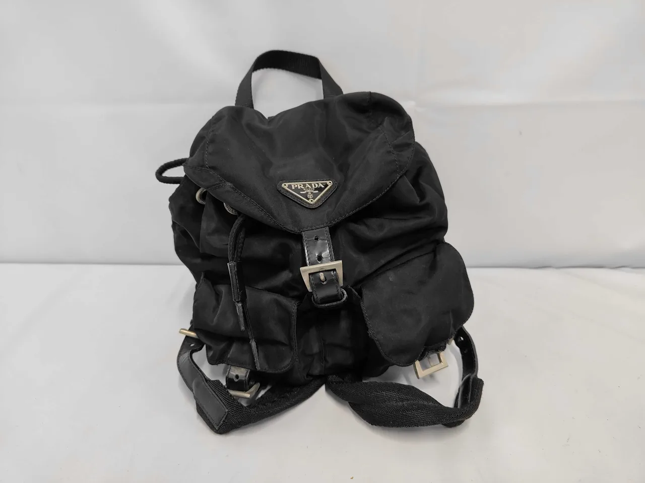 PRADA 尼龙黑色背包