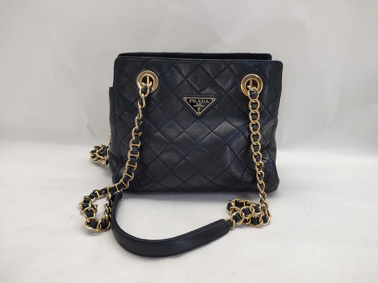 PRADA PRADA Prada Nappa 皮革绗缝链肩包 黑金五金三角标志肩包