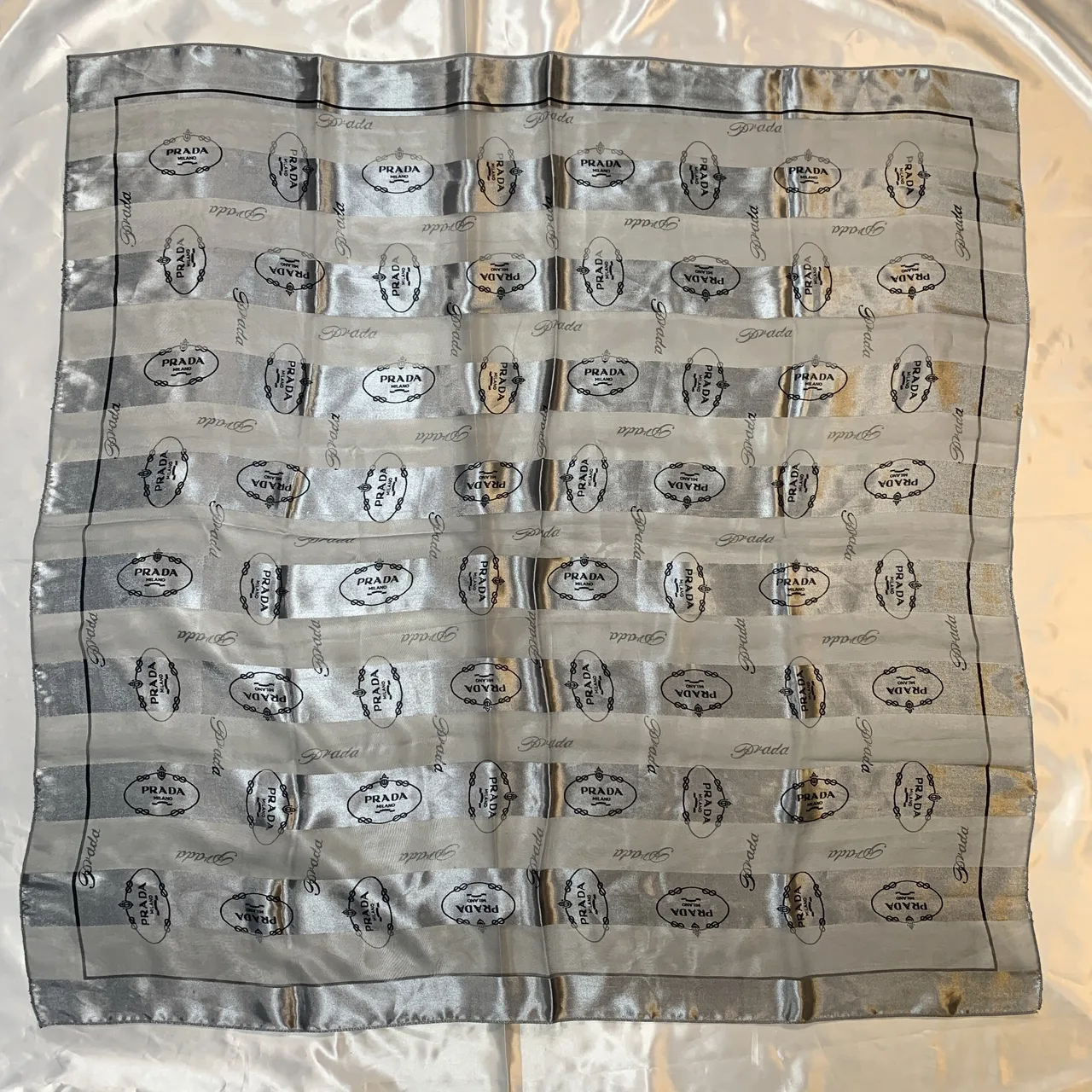 PRADA PRADA Prada 围巾及其他配饰