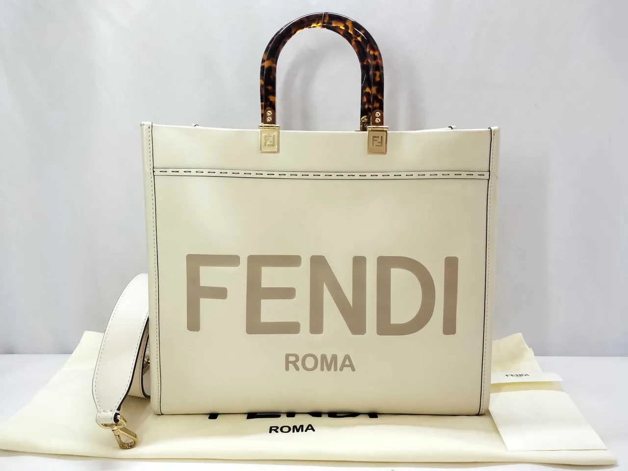 FENDI Sunshine 中号皮革双向手提包 8BH386 配件：收纳包、肩带、手提袋