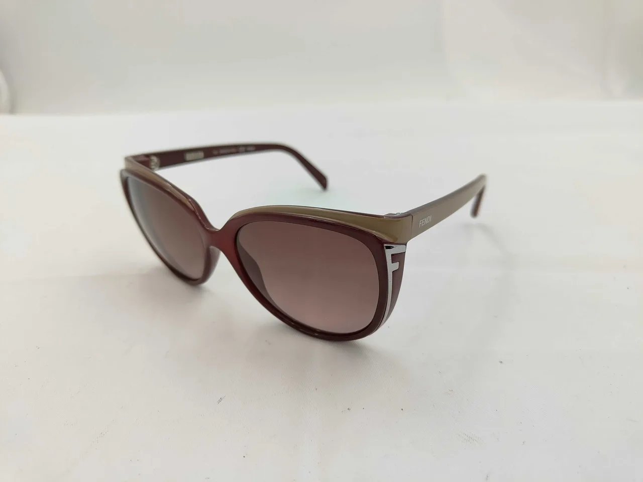 ◆FENDI FS5283 太阳镜与眼镜