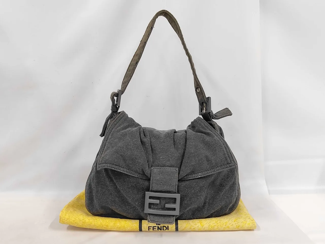 FENDI 妈妈 FENDI 妈妈 桶包 手提包