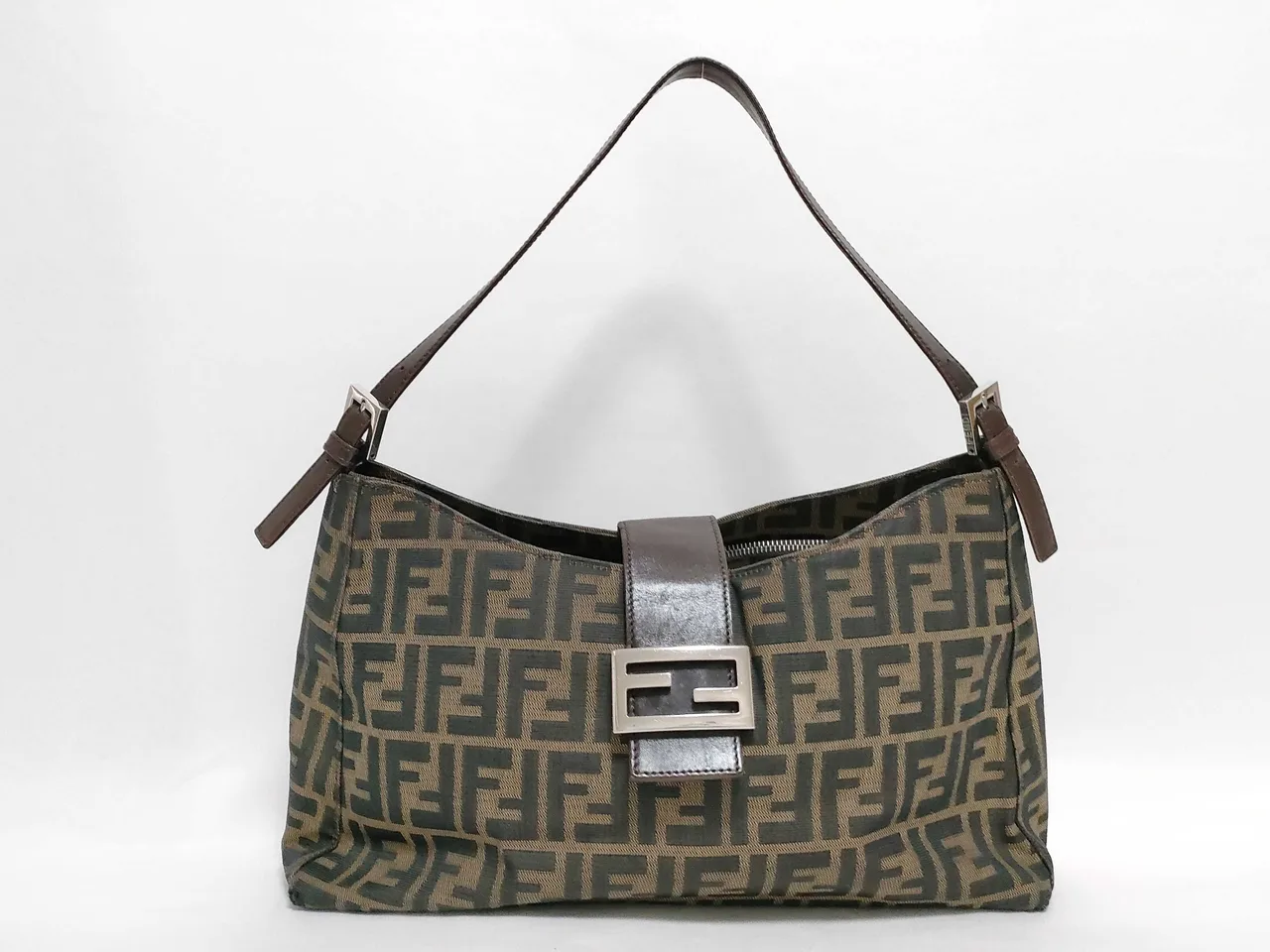 FENDI Zucca 图案 Fendi Mamma 桶型 Zucca 单肩包