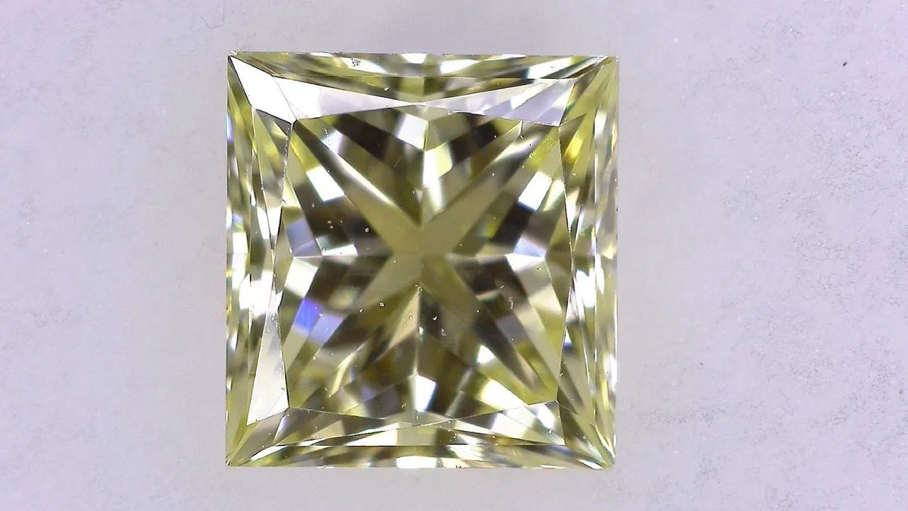 0.530ct Below S） 浅黄色 VS-1 ****/gd/gd 强自然蓝 4.52-4.28X3.23mm RCT Diamond Loose