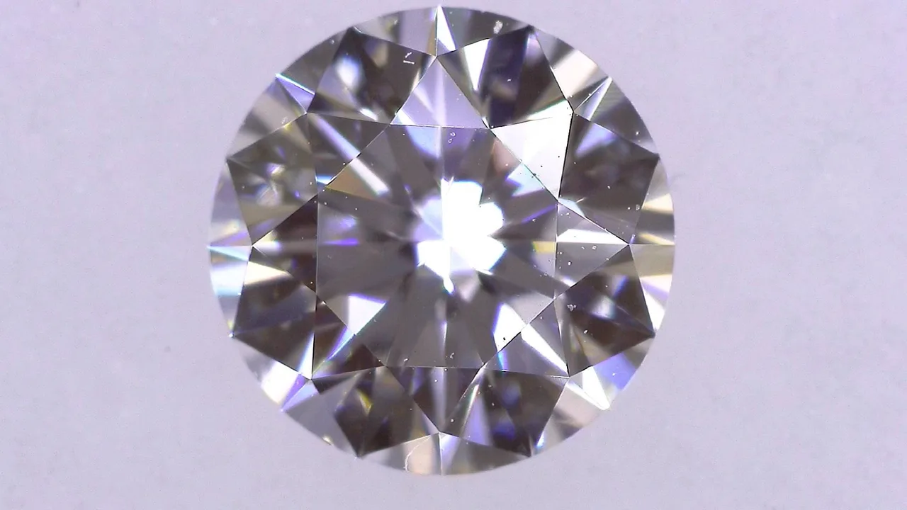 0.587 F VS-1 非常好 / GD/VG 无天然 5.36-5.40X3.34mm 钻石散装