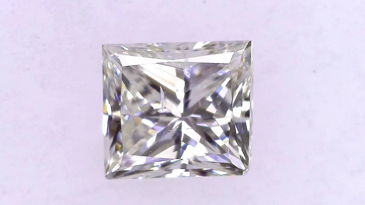 1.000ct I SI-2 ****/GD/FR 中蓝色天然 5.76-5.20X3.92mm RCT 钻石松散