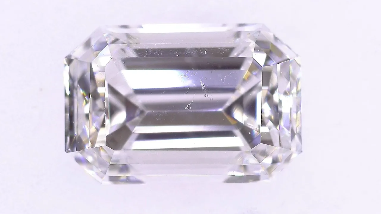 1.202 克拉 F SI-1 ****/GD/FR 淡天然 7.21-4.85X3.97mm EM Diamond Loose