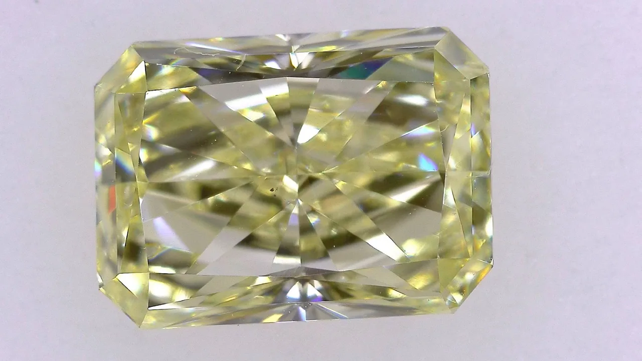 2.336ct Under S）浅黄色SI-1 ****/GD/GD Faint Natural 8.92-6.50X4.33mm RCT Diamond Loose